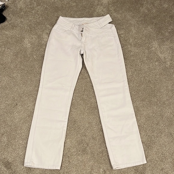 Isabelle’s Closet Jeans - Picture 3 of 5